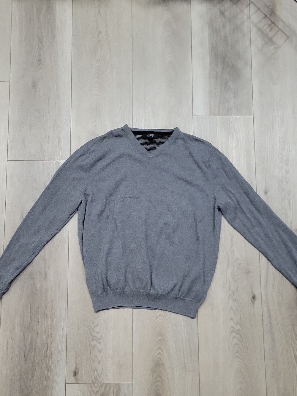 Foxcroft Men's V-Neck Sweater in Gray